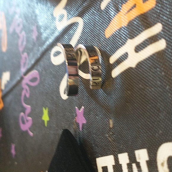 Ring - Picture 3 of 5